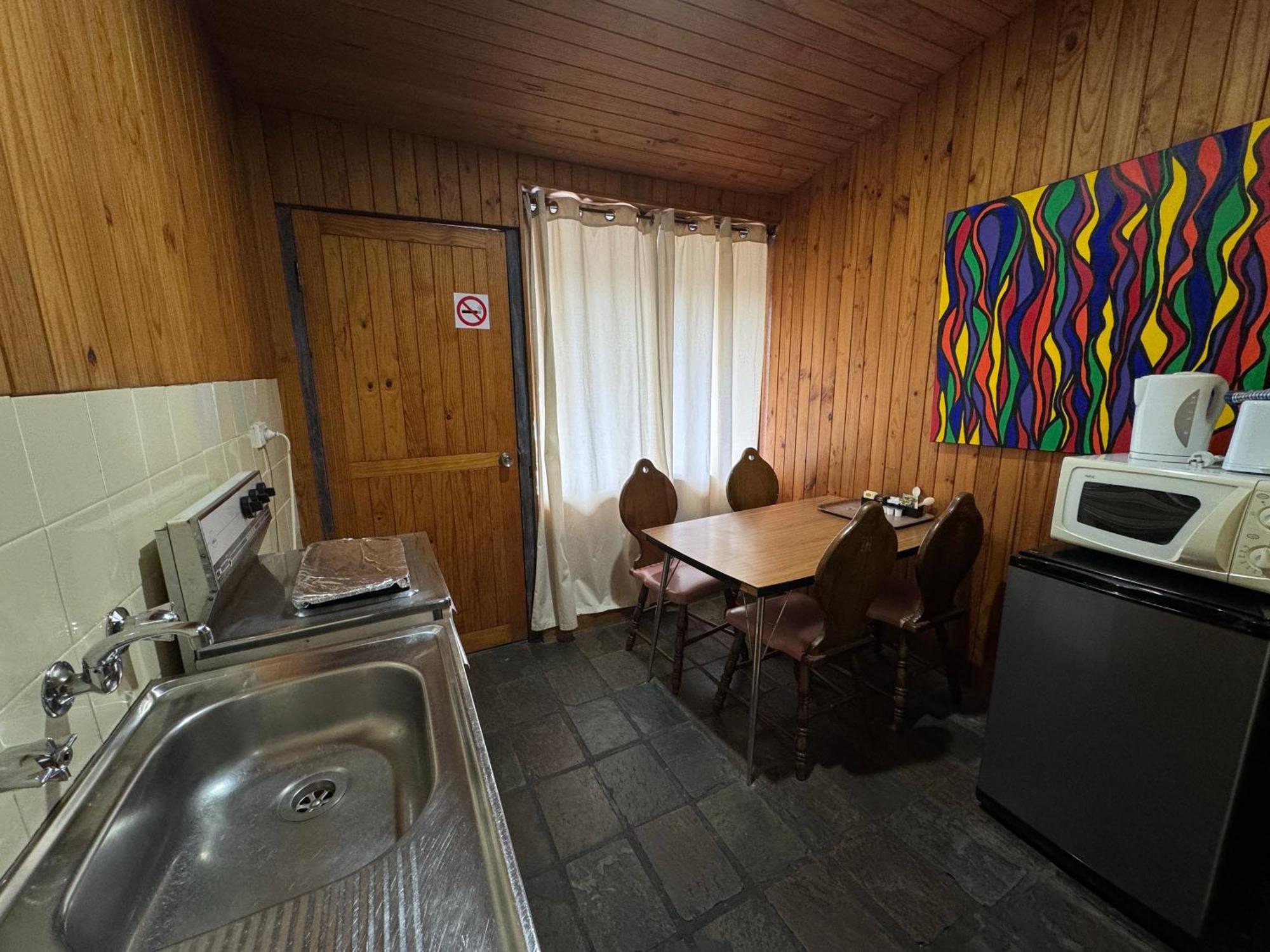 Bunkhouse Motel Cooma Kültér fotó